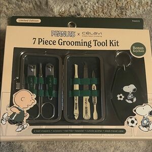 Peanuts x 7 Piece Grooming Tool Kit - Green